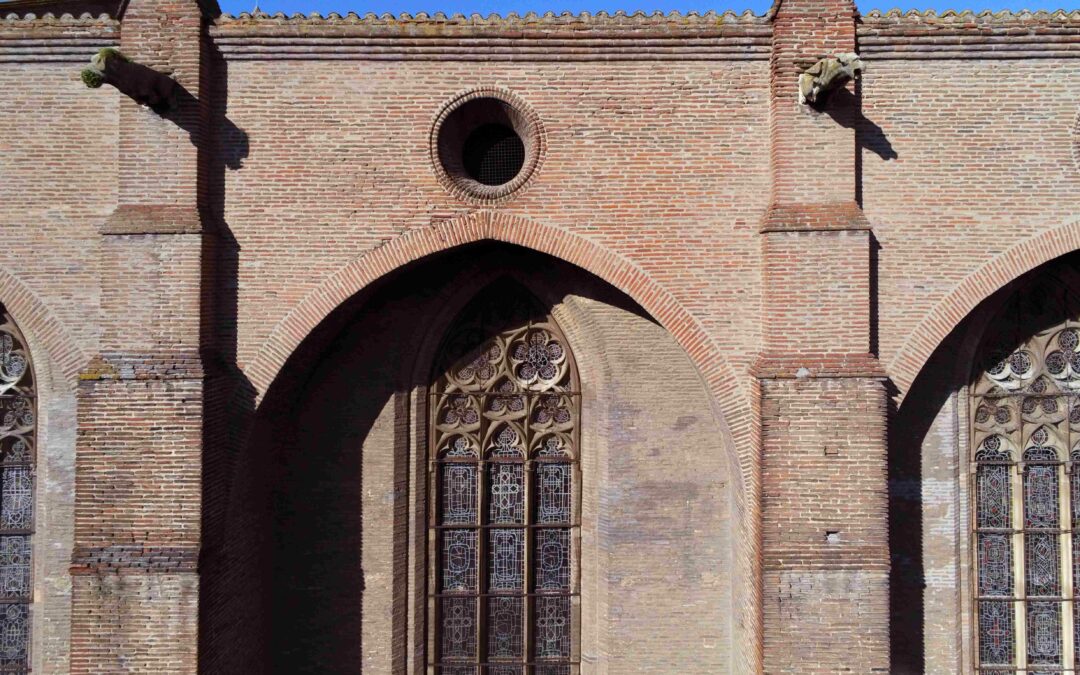Couvent des Jacobins (31) – Remplages, chapelles rayonnantes et lavabo